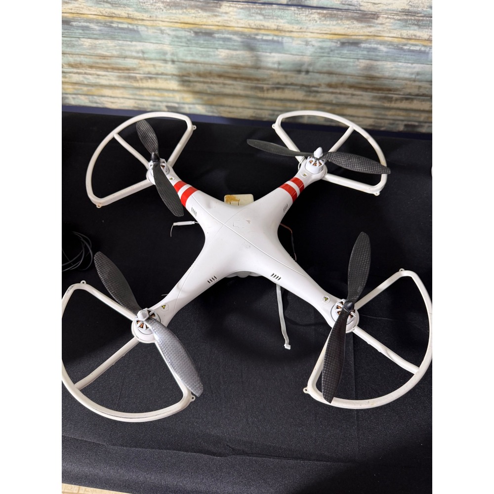 DJI‎ Phantom 1 Drone P330D White Red Fair Condition For Parts Repair